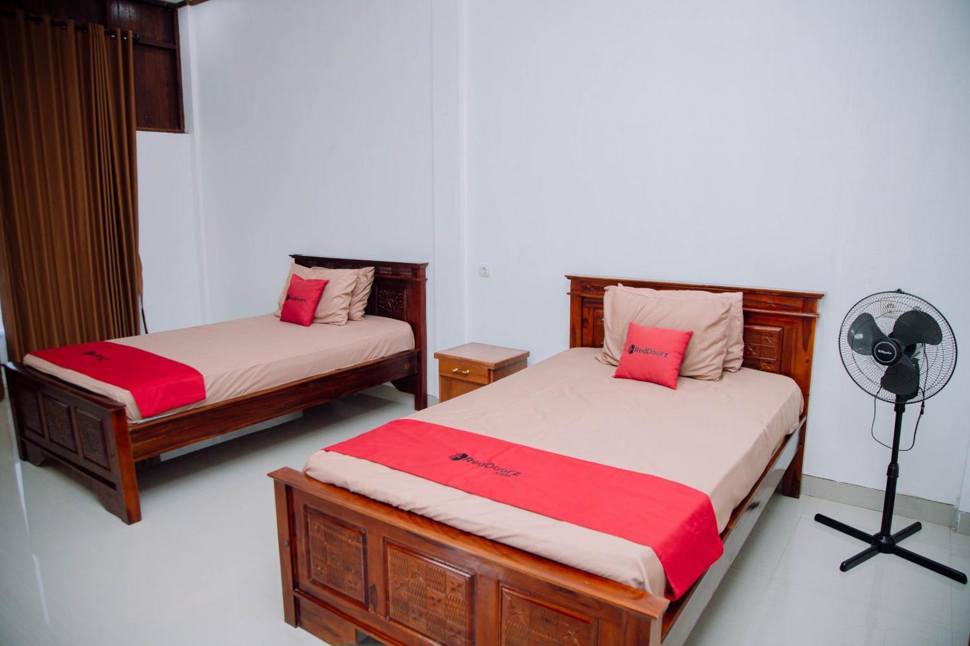 Reddoorz At Villa Bukit Senyum Lombok Kuripan  Екстер'єр фото