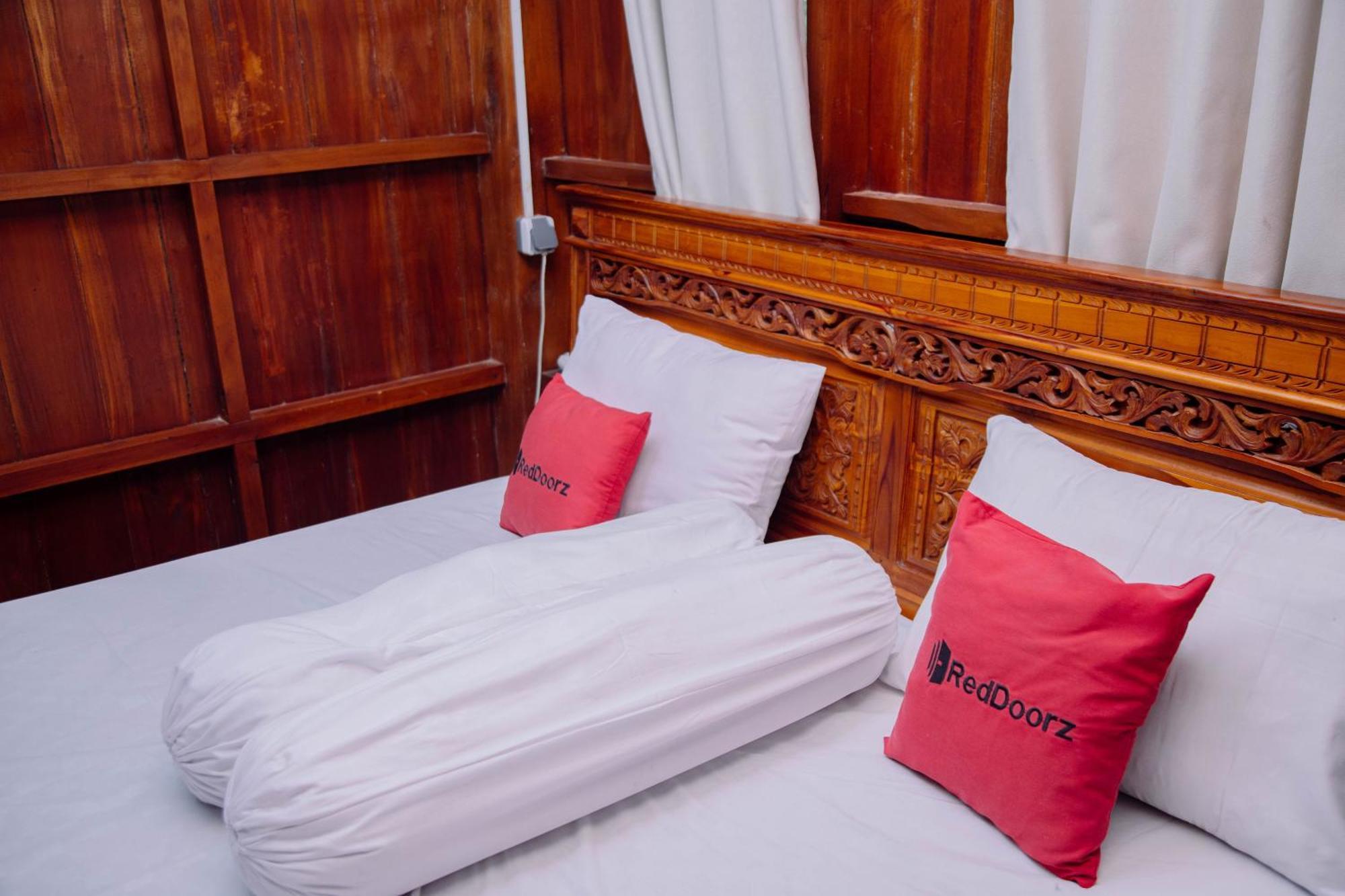 Reddoorz At Villa Bukit Senyum Lombok Kuripan  Екстер'єр фото
