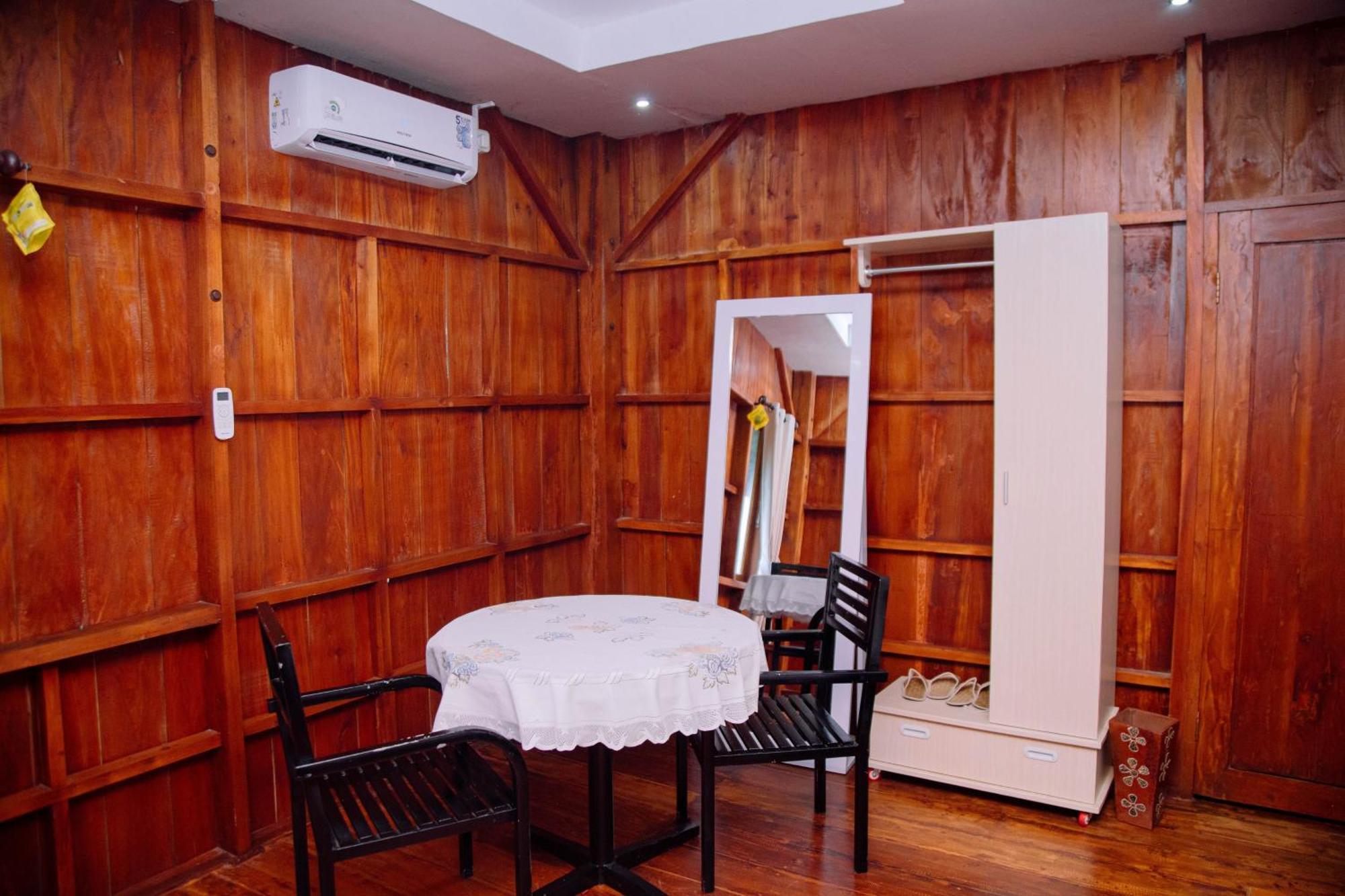 Reddoorz At Villa Bukit Senyum Lombok Kuripan  Екстер'єр фото