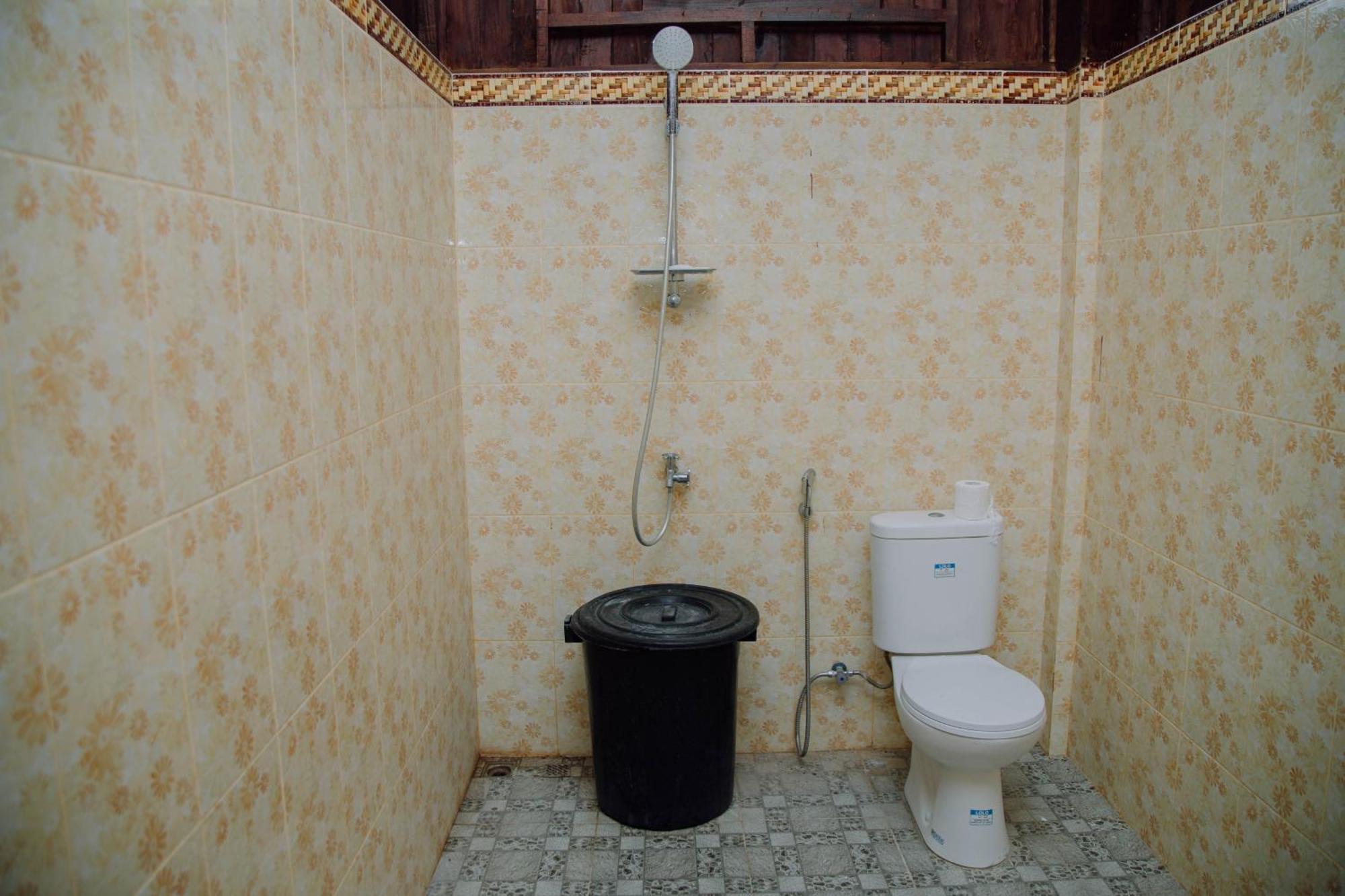 Reddoorz At Villa Bukit Senyum Lombok Kuripan  Екстер'єр фото