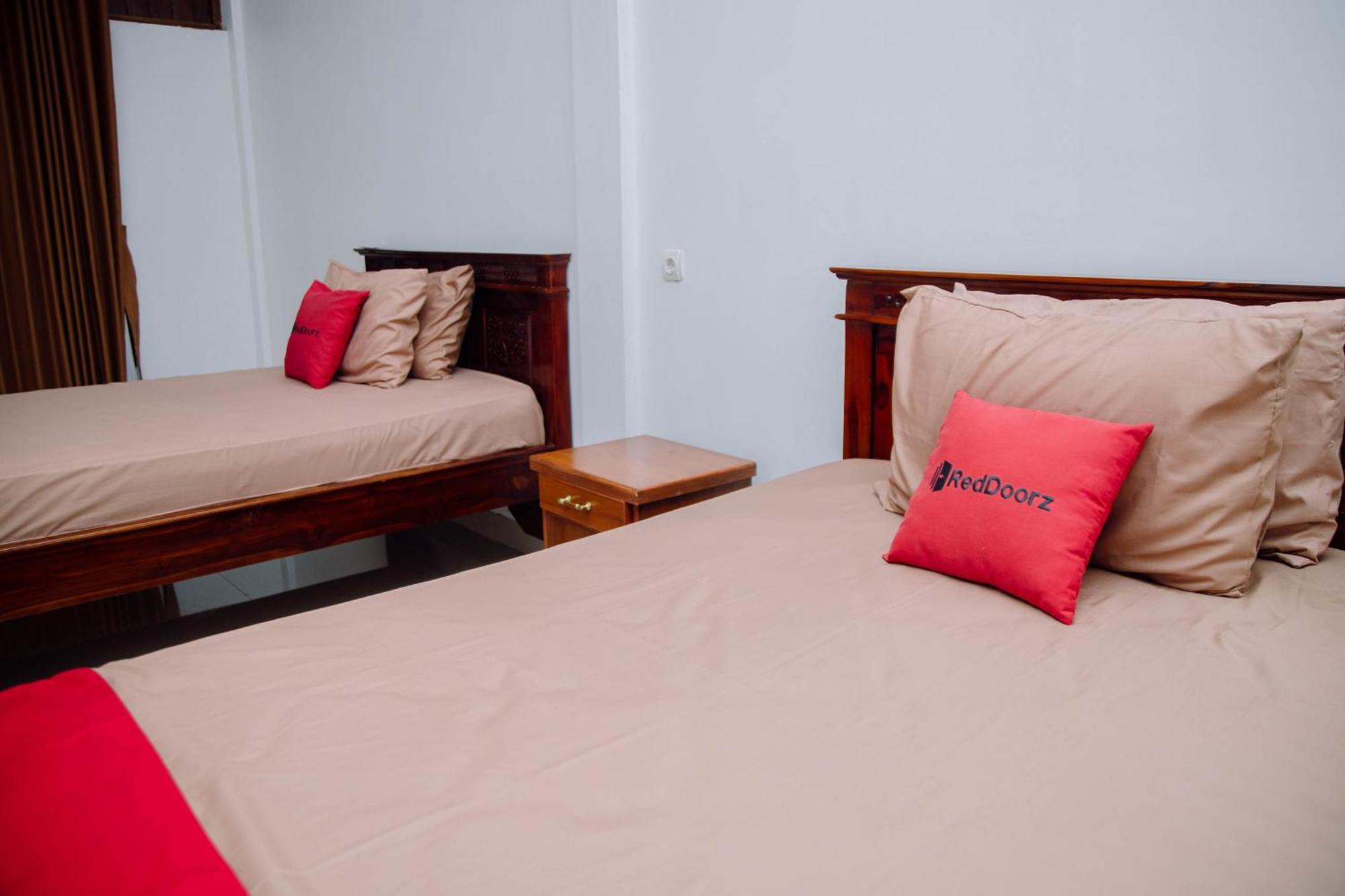 Reddoorz At Villa Bukit Senyum Lombok Kuripan  Екстер'єр фото