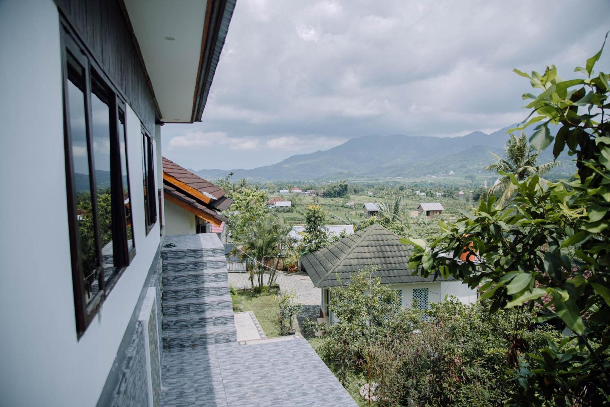 Reddoorz At Villa Bukit Senyum Lombok Kuripan  Екстер'єр фото