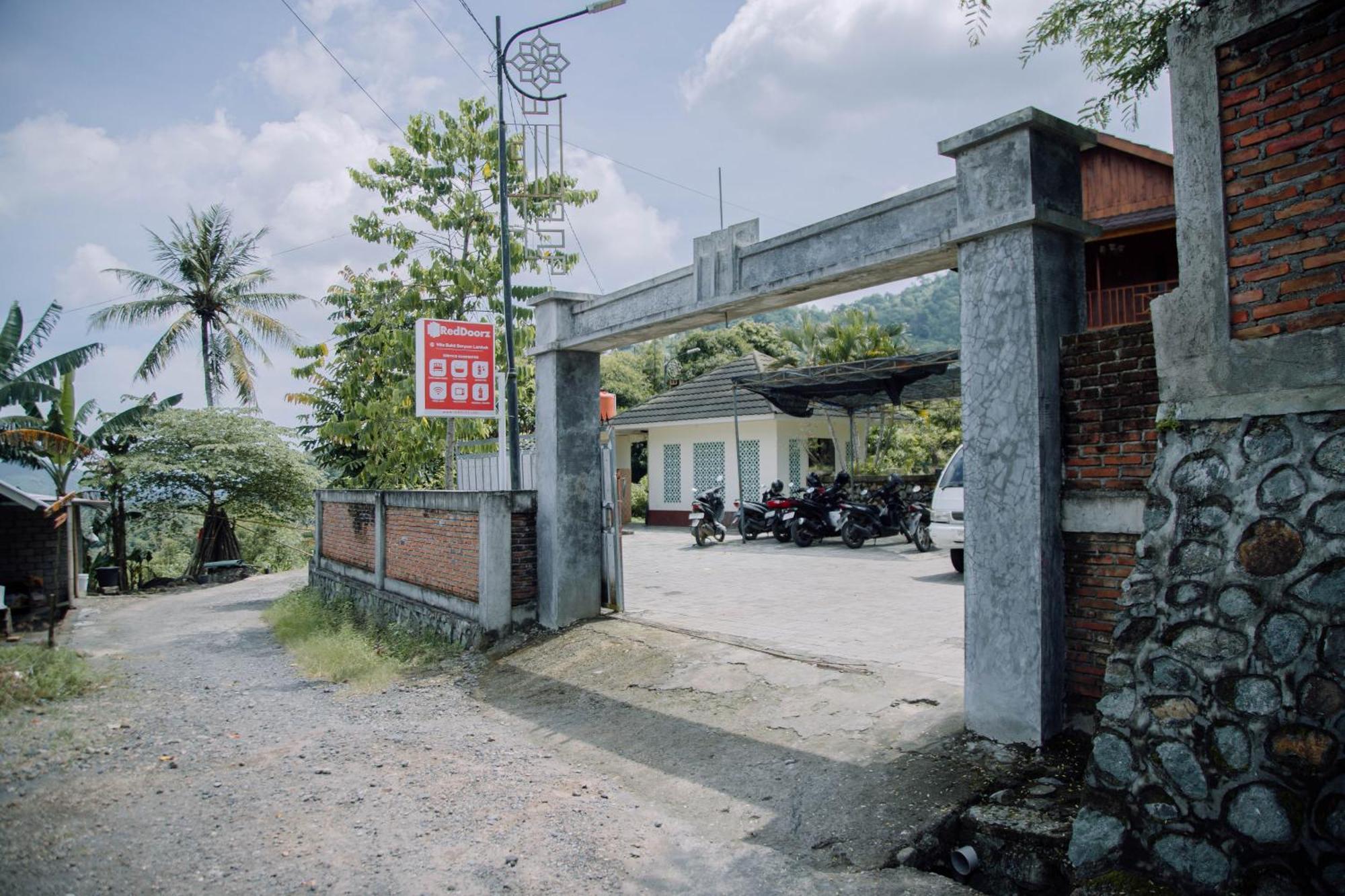 Reddoorz At Villa Bukit Senyum Lombok Kuripan  Екстер'єр фото